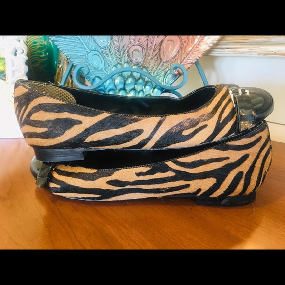 8.5M Tiger print flats calfskin/hair WHBM - Picture 5 of 8